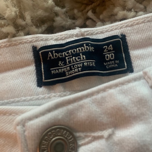 white abercrombie shorts - Picture 2 of 2
